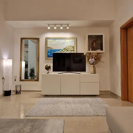 Avalena Penthouse زادار