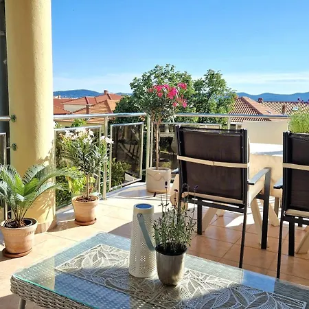 Avalena Penthouse شقة *